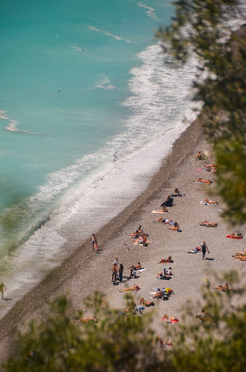 Verbrecher aus dem Stadion und rein in den KNAST